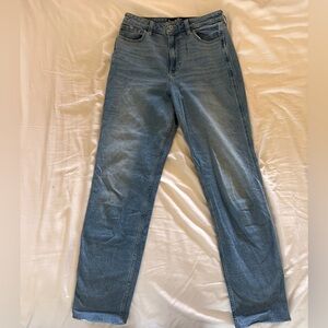 Hollister Women's Straight Leg Jeans in Light Blue